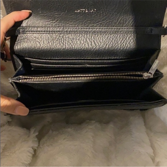 Matt + Nat Bee Vegan Crossbody bag - Picture 16 of 17